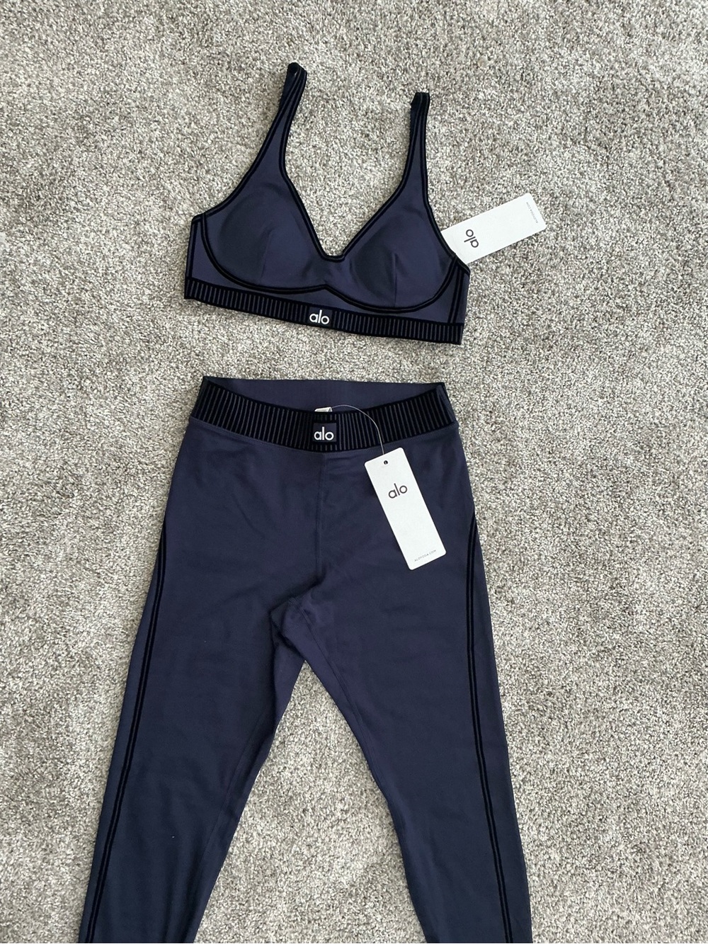 ALO Yoga women Navy Performance Leggings Set
